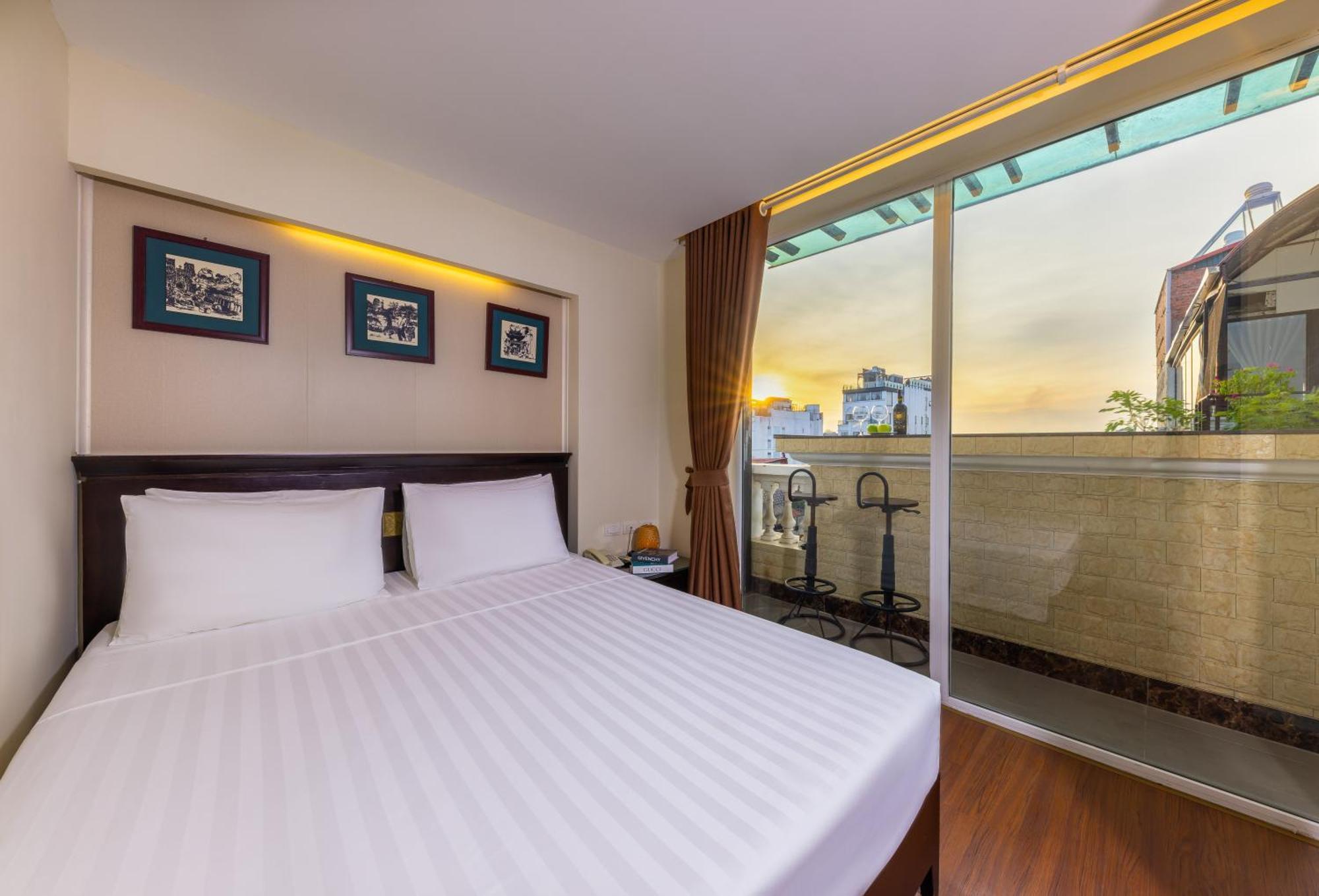 Centre Point Hanoi Hotel — Photos 1
