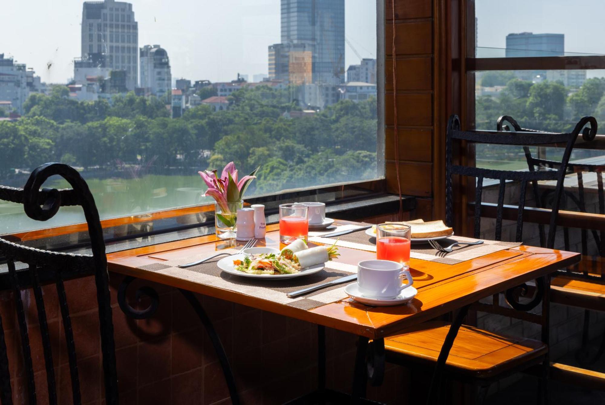 Centre Point Hanoi Hotel — Photos 2